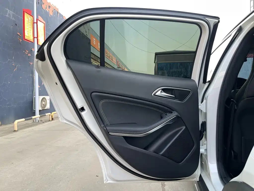Mercedes-Benz GLA 2018 — фото 13