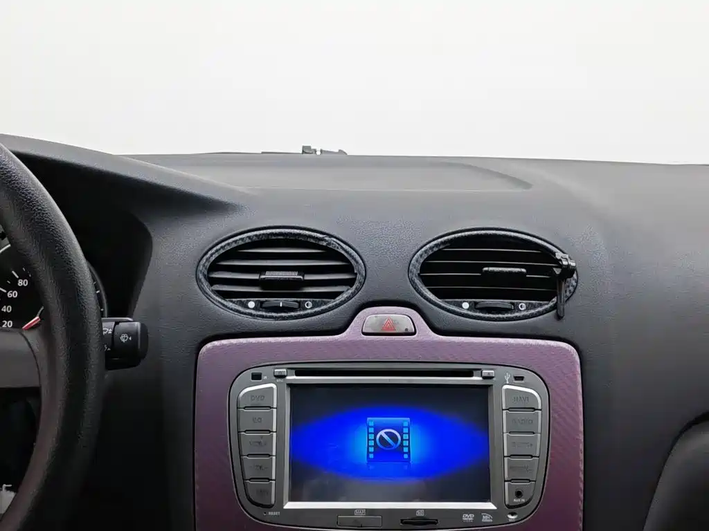 Ford Focus 2012 — фото 12
