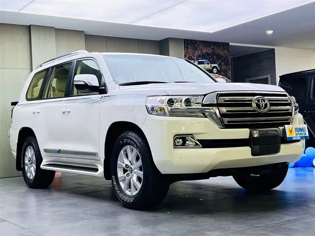 Toyota Land Cruiser 2017 — фото 3