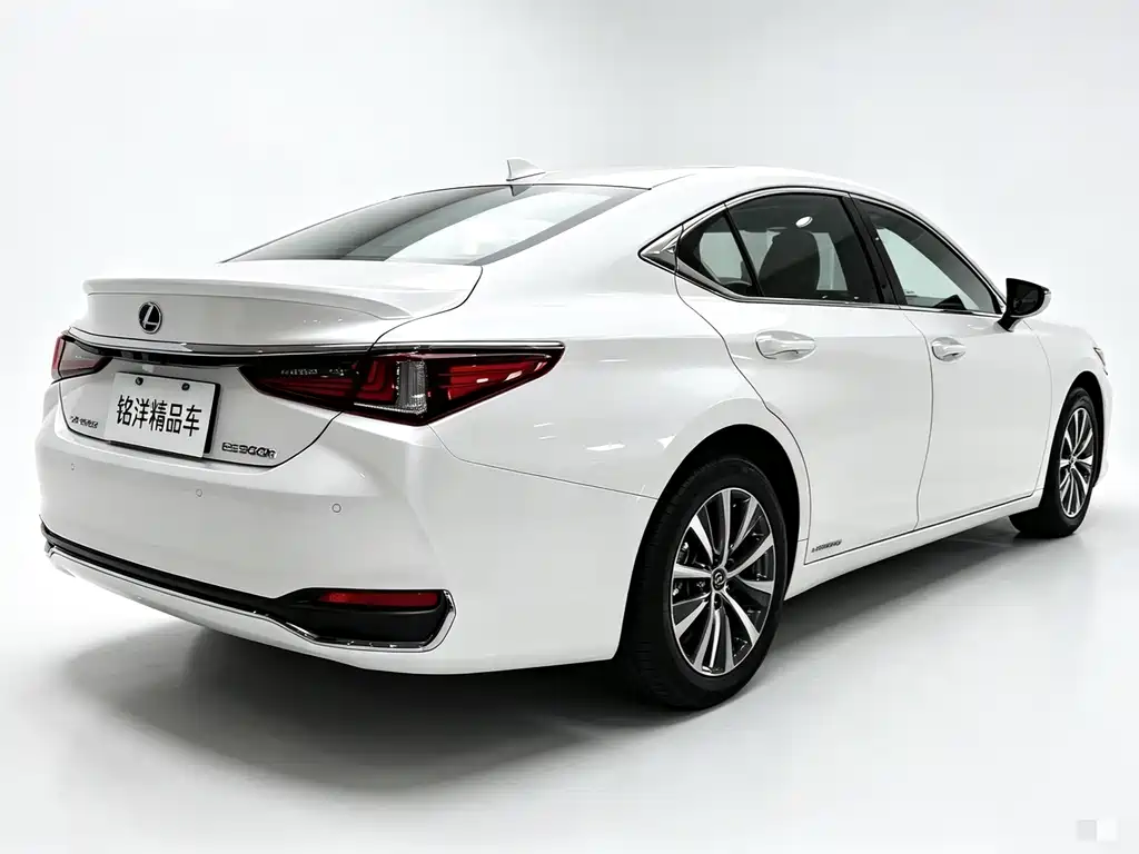Lexus ES 2019