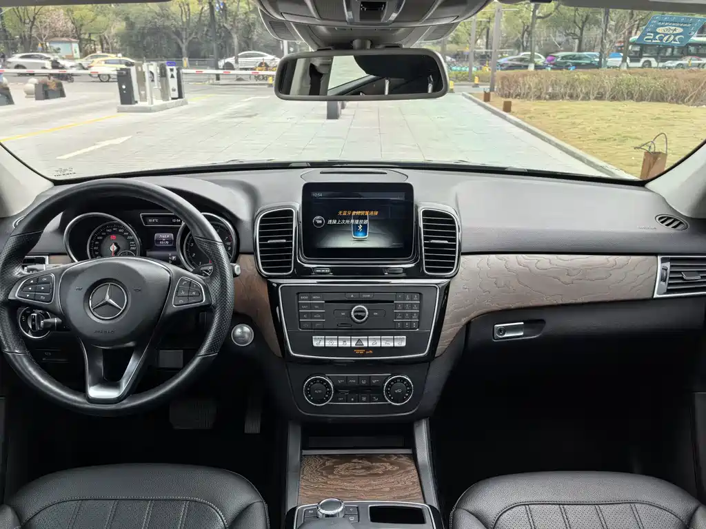 Mercedes-Benz GLE 2017 — фото 15