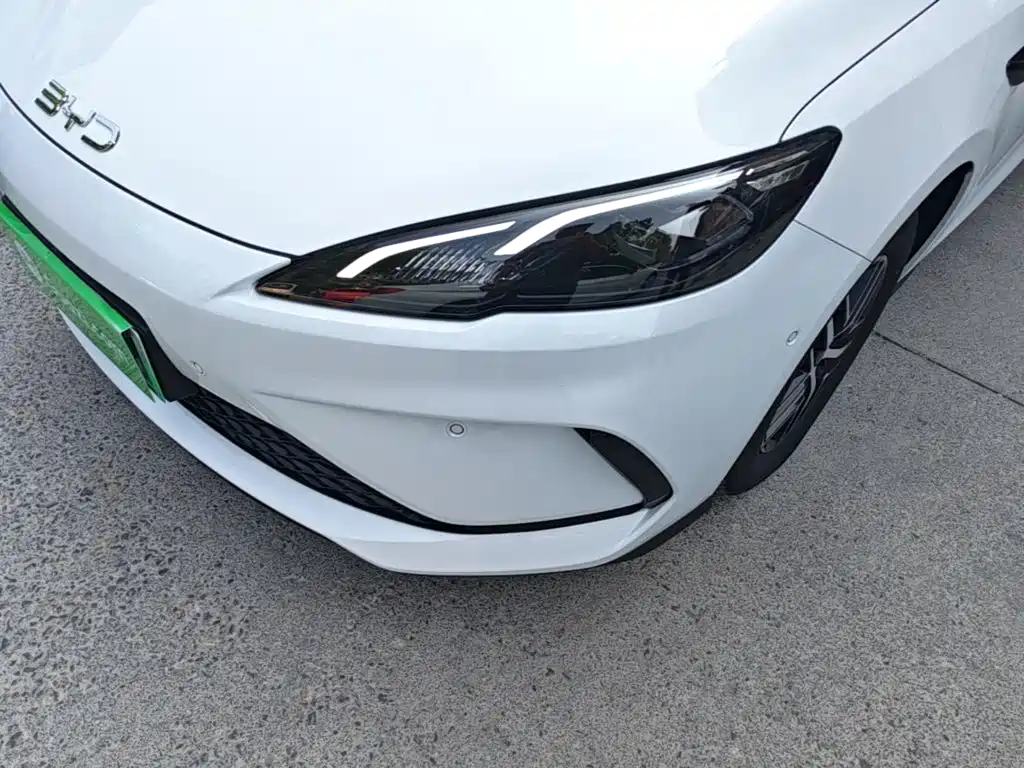 BYD Seal 05 DM-i 2025 — фото 24