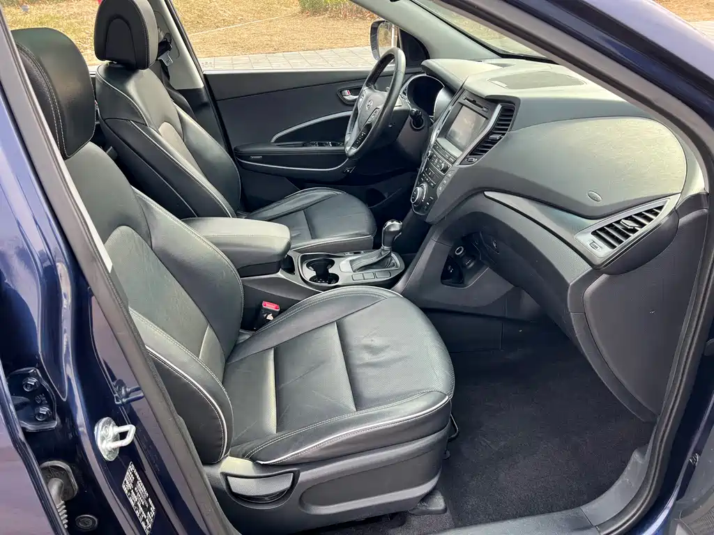 Hyundai Santa Fe 2017 — фото 12
