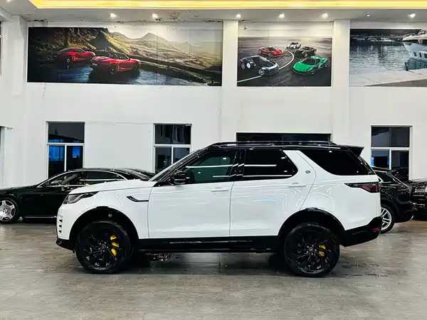 Land Rover Discovery 2023