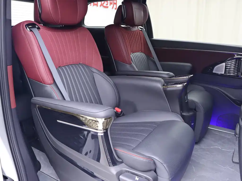 GAC Motor Trumpchi M8 2025 — фото 12