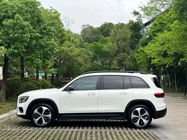 Mercedes-Benz GLB 2021