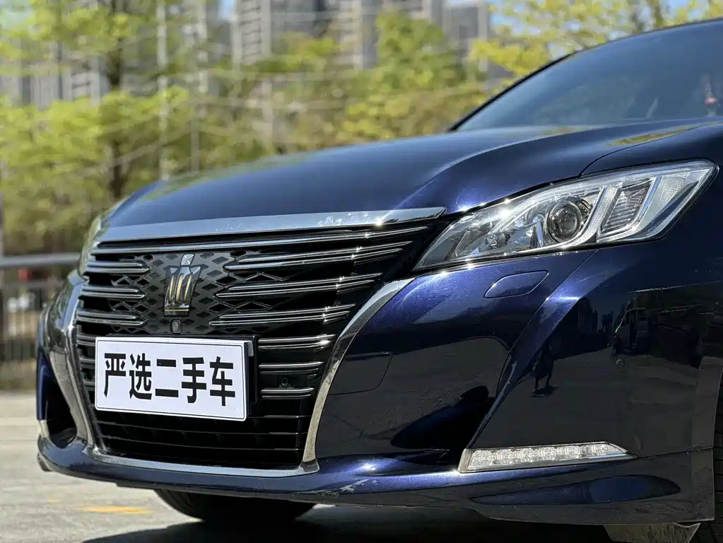 Toyota Crown 2018 — фото 10