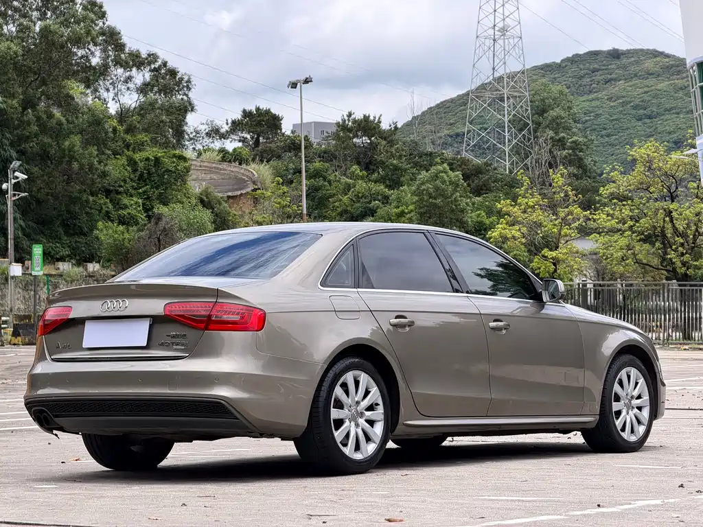 Audi A4L 2014 — фото 13