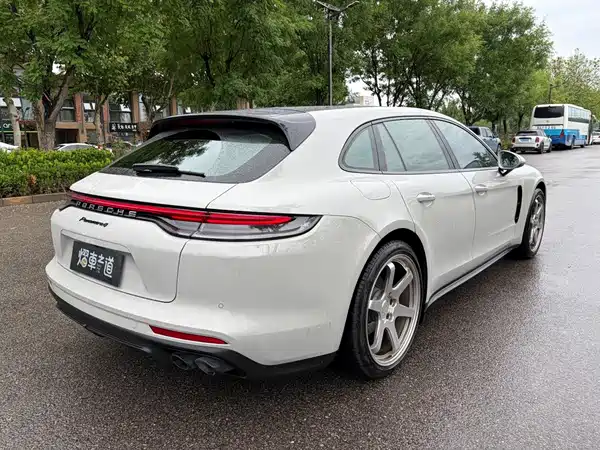 Porsche Panamera 2024