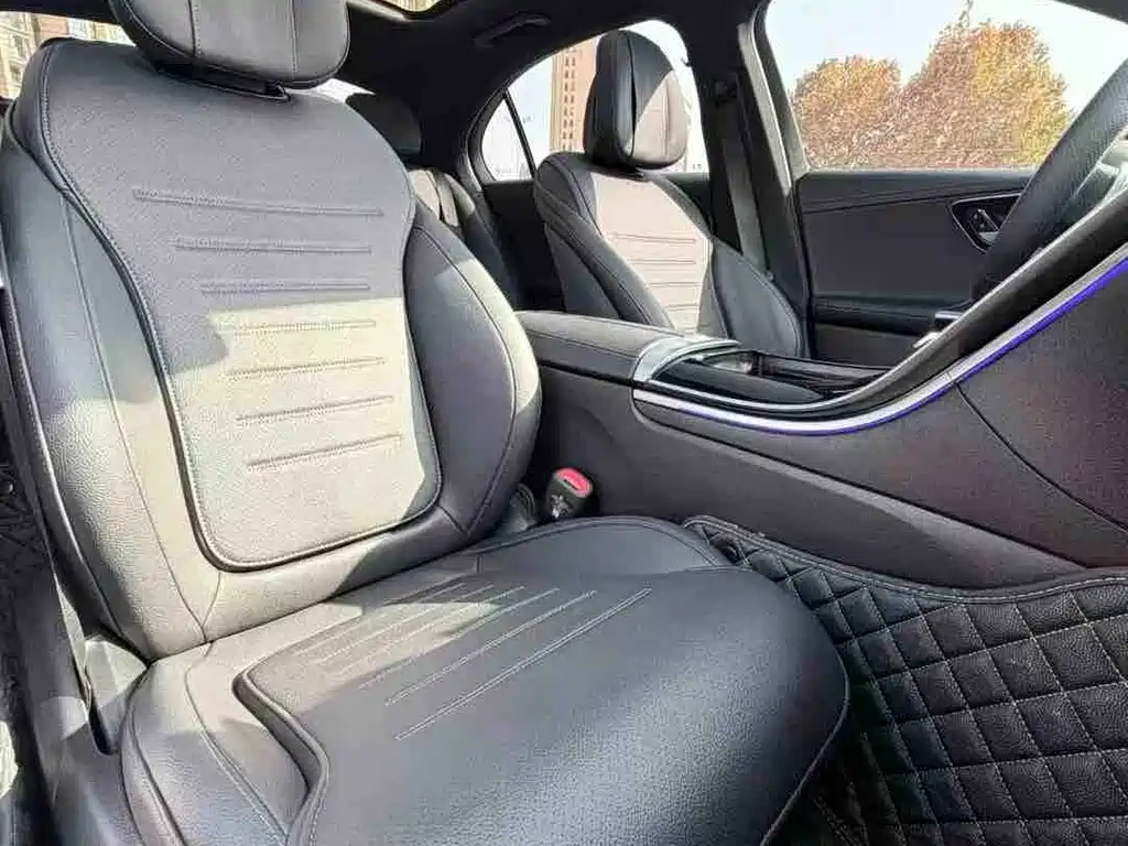 Mercedes-Benz C-Class 2023 — фото 7