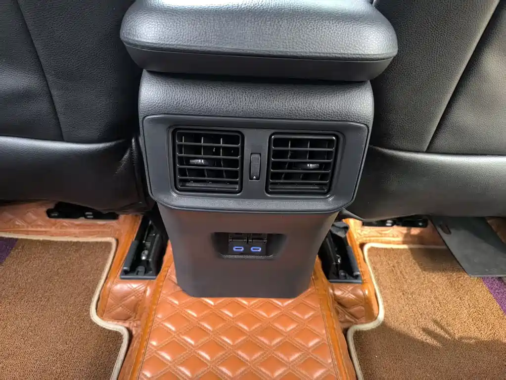 Toyota RAV4 2021 — фото 15