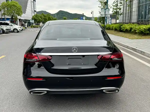 Mercedes-Benz E-Class 2022