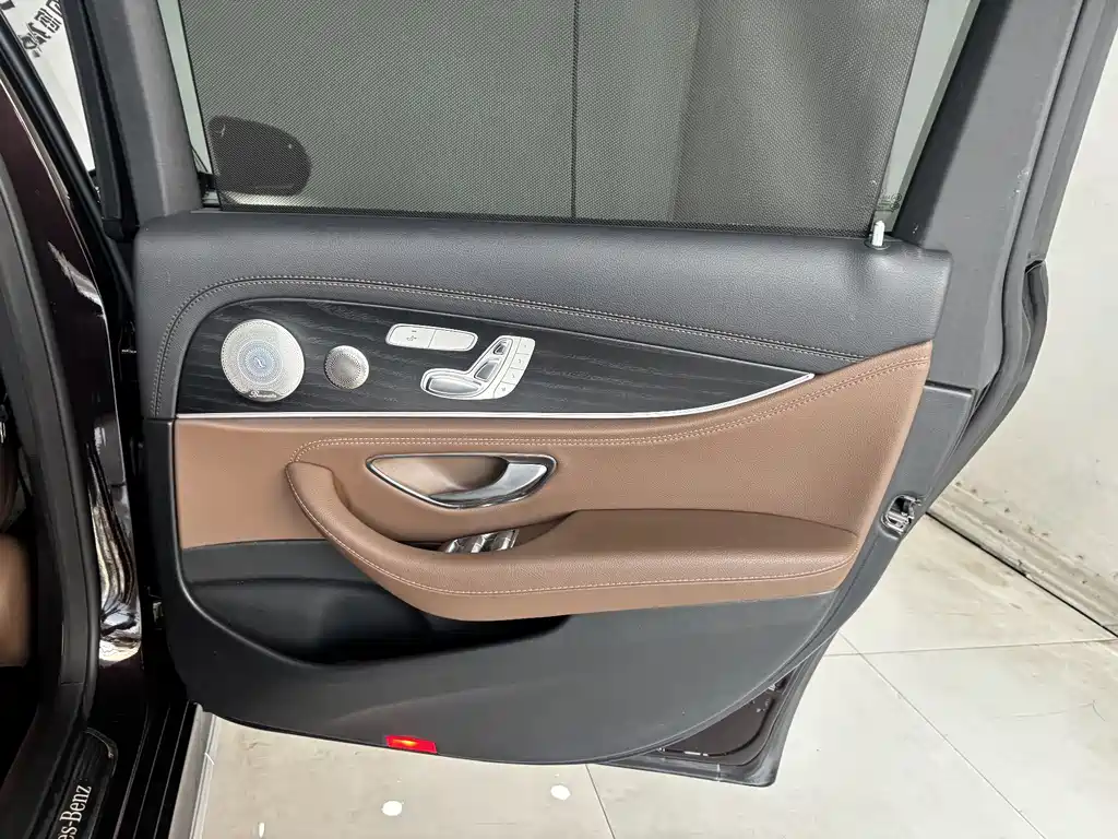 Mercedes-Benz E-Class 2023 — фото 23