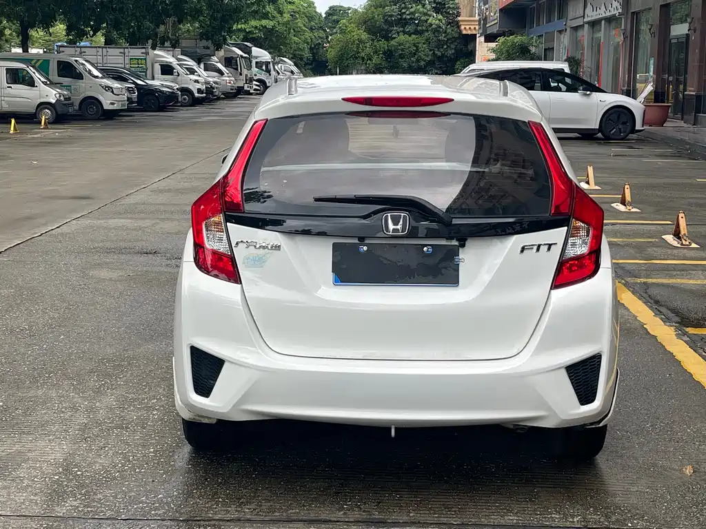 Honda Fit 2015 — фото 10