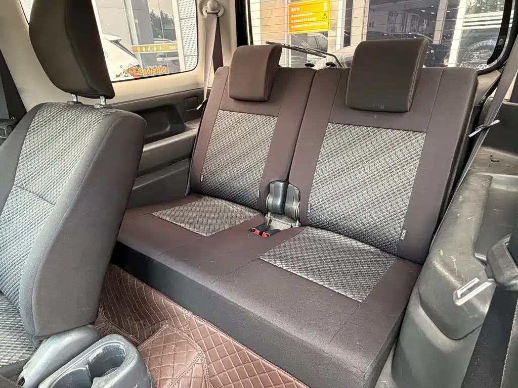 Suzuki Jimny 2017 — фото 13