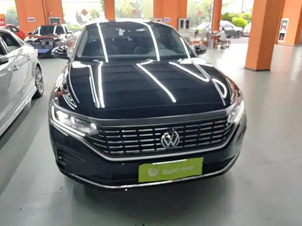 Volkswagen Passat 2025