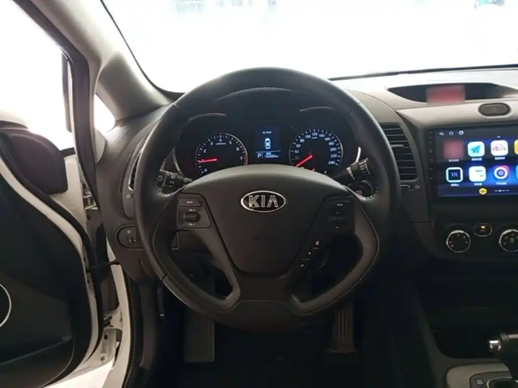 Kia K3 2015 — фото 11
