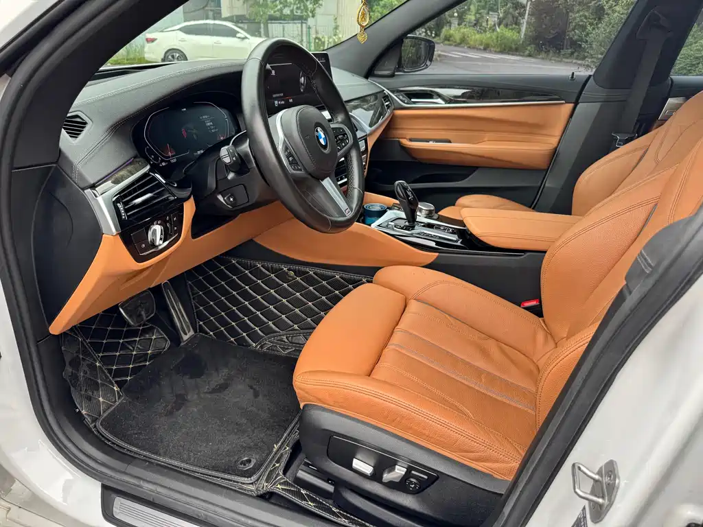 BMW 6 Series GT 2023 — фото 4