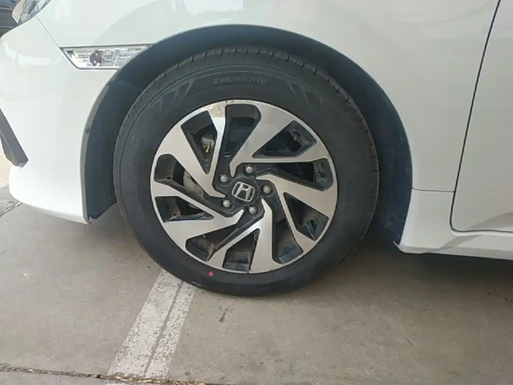 Honda Civic 2019 — фото 23
