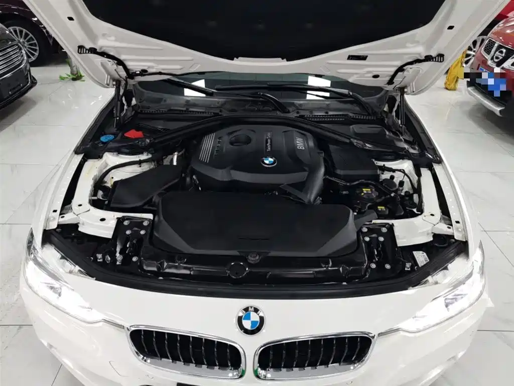 BMW 3 Series 2017 — фото 16