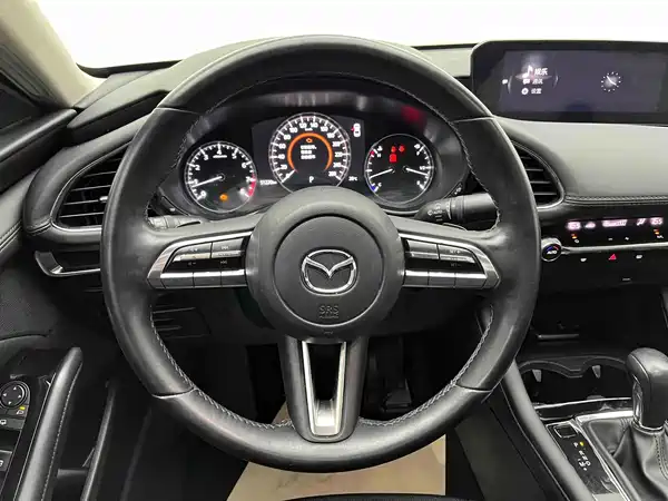 Mazda 3 Axela 2022