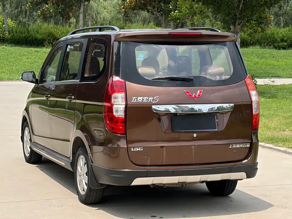 Wuling Hongguang 2015 — фото 15