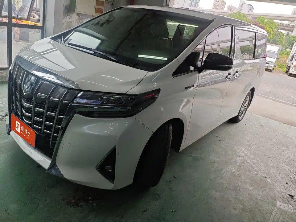 Toyota Alphard 2021 — фото 1