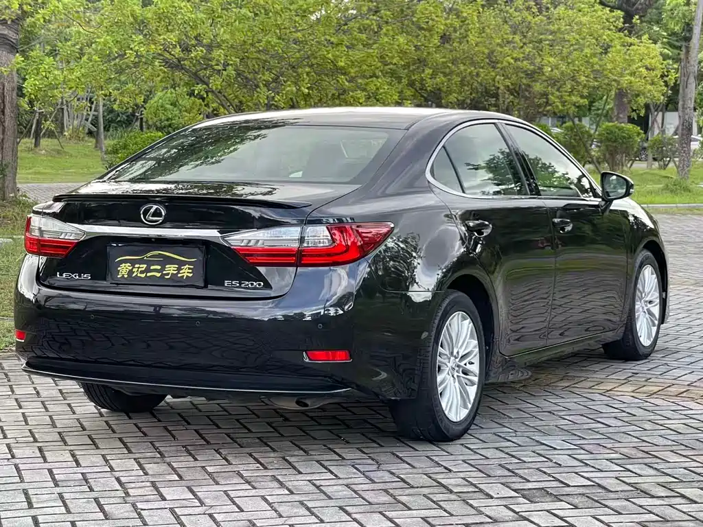 Lexus ES 2015