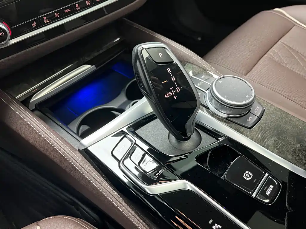 BMW 5 Series 2022 — фото 14