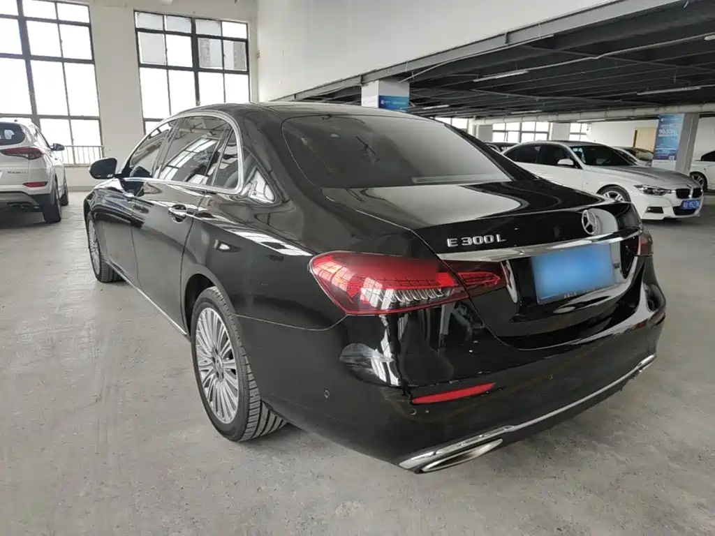 Mercedes-Benz E-Class 2022