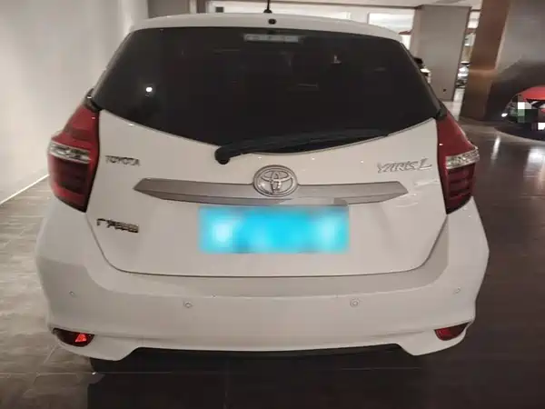 Toyota Yaris L 2023