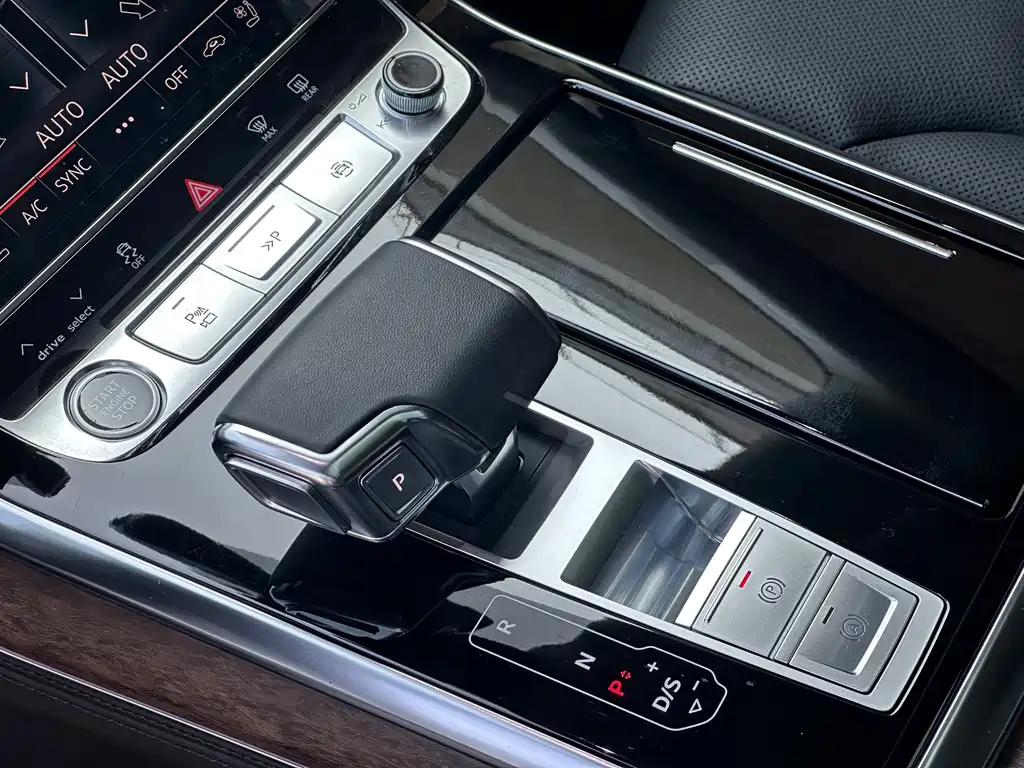 Audi Q7 2024 — фото 12