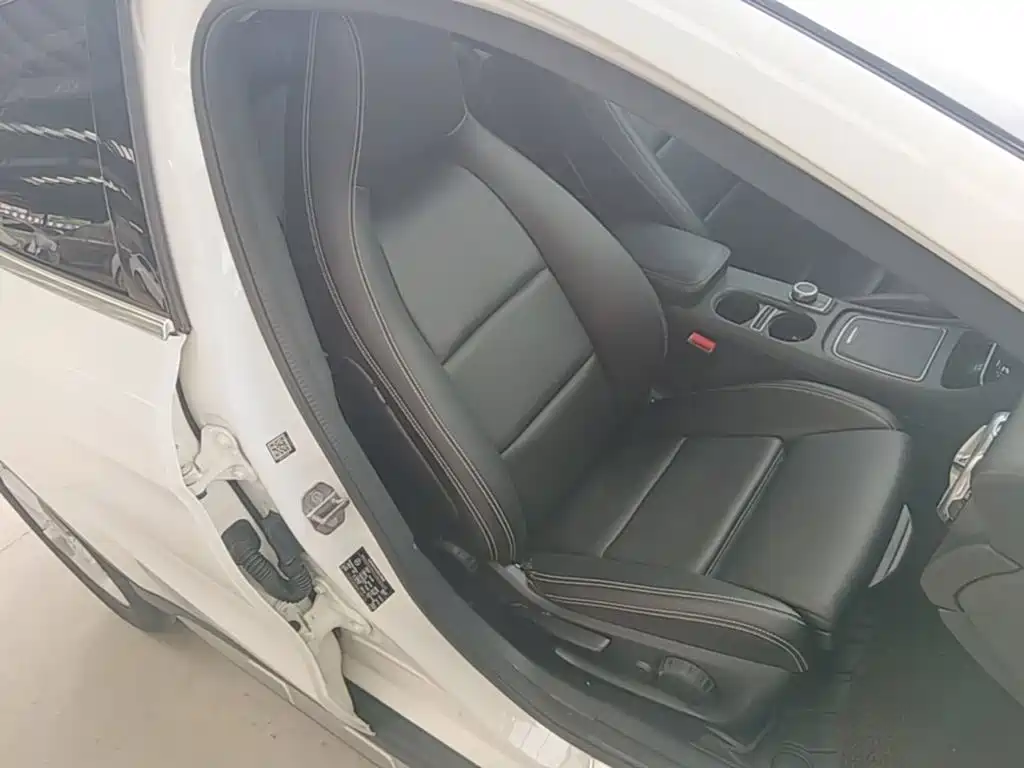 Mercedes-Benz GLA 2018 — фото 25