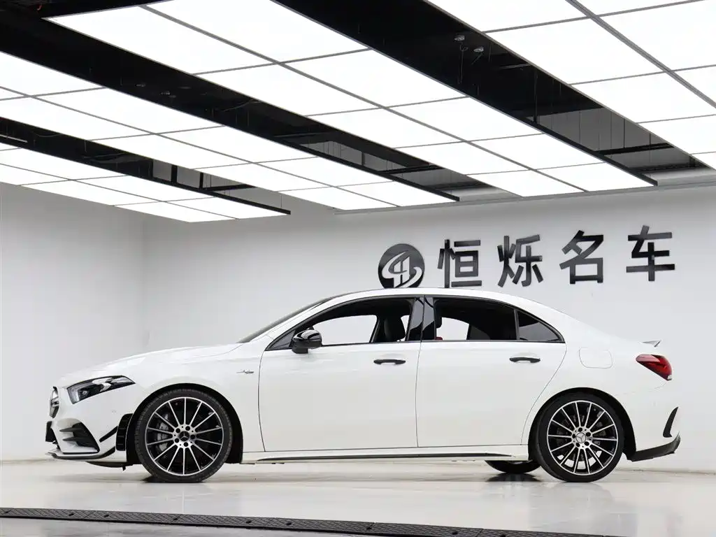 Mercedes-Benz A-Class AMG 2023 — фото 32