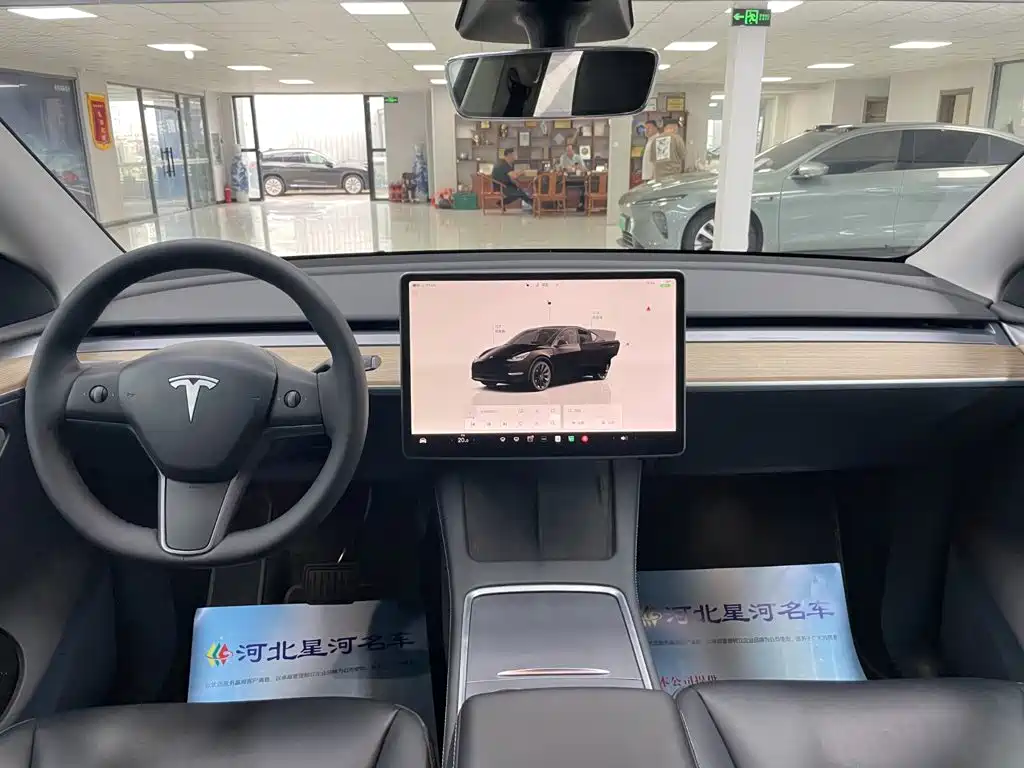 Tesla Model Y 2022 — фото 12