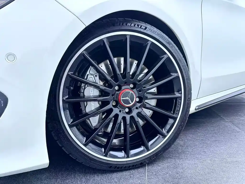 Mercedes-Benz CLA AMG 2015 — фото 31