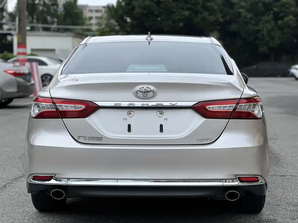 Toyota Camry 2023 — фото 15