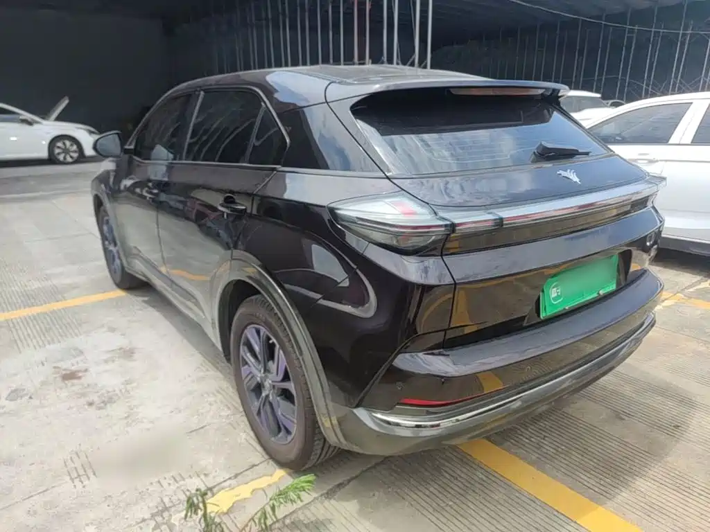 Neta 哪吒U 2023款 哪吒U-Ⅱ 挑战版 400 U秀 磷酸铁锂 2023