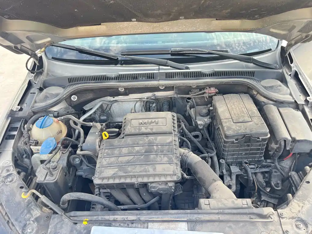 Volkswagen Sagitar 2015