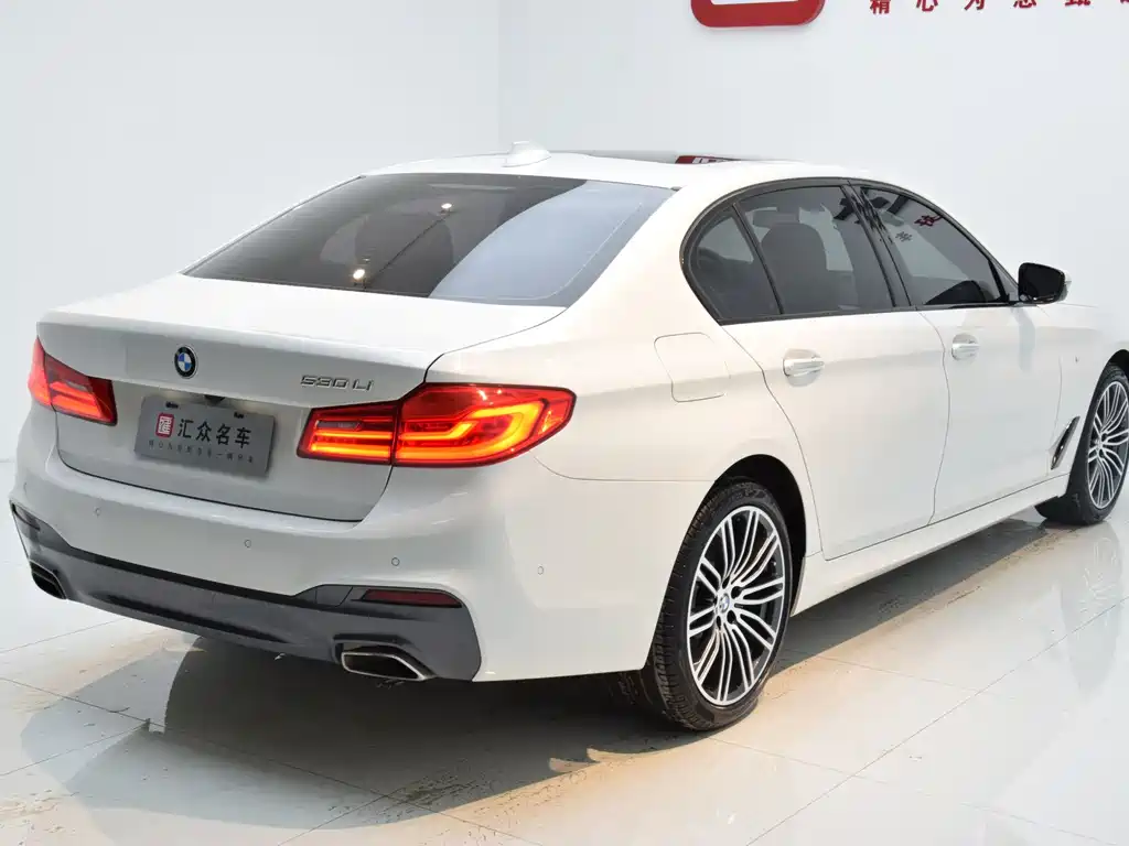 BMW 5 Series 2018 — фото 21