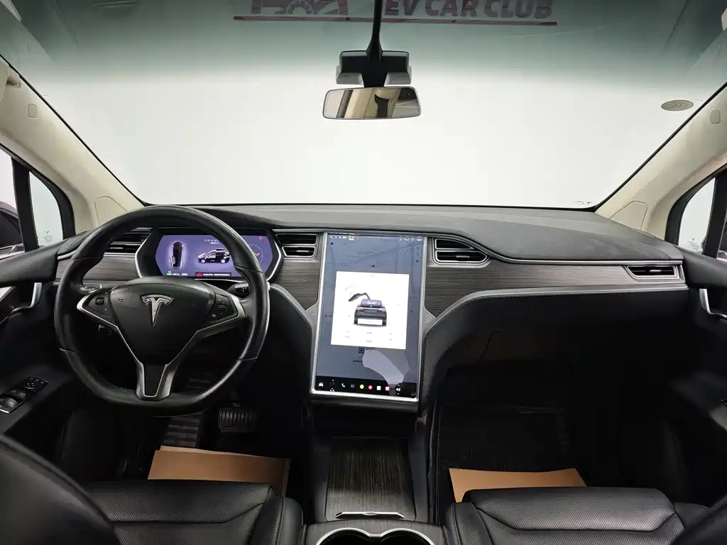 Tesla Model X 2016 — фото 38