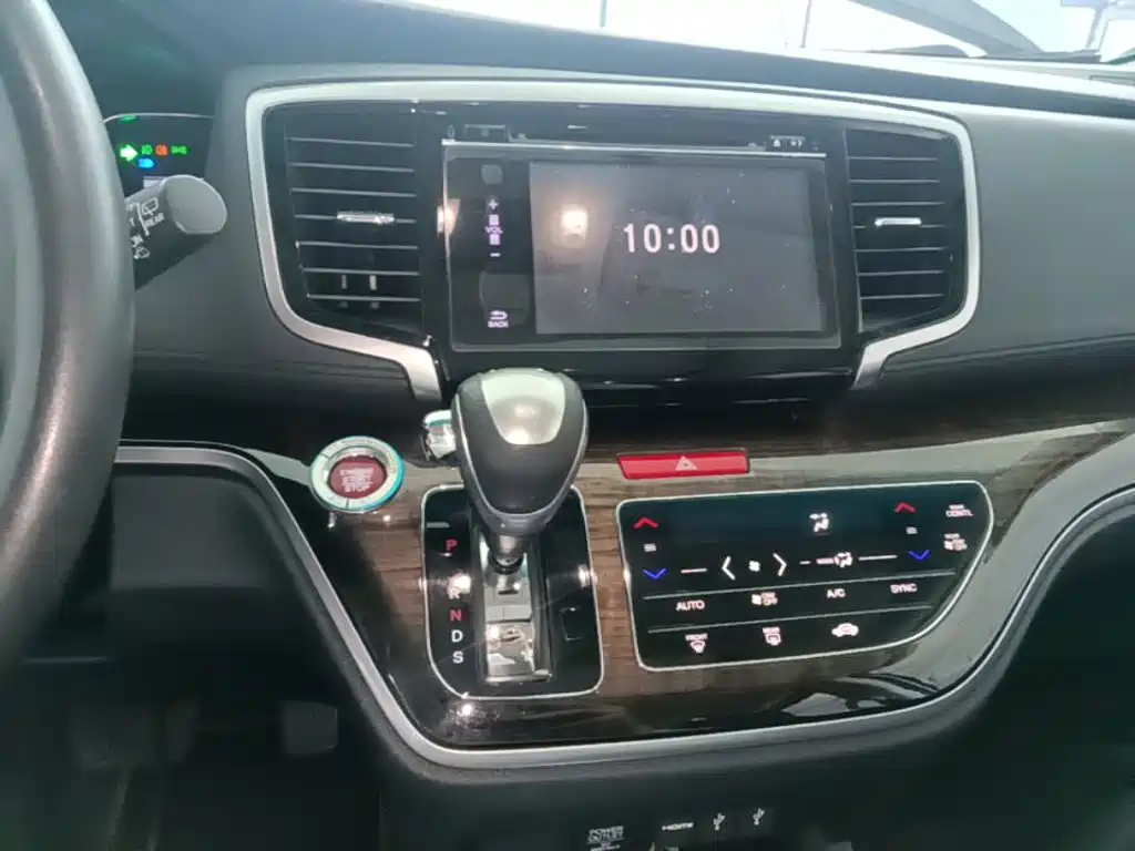 Honda Odyssey 2018 — фото 13