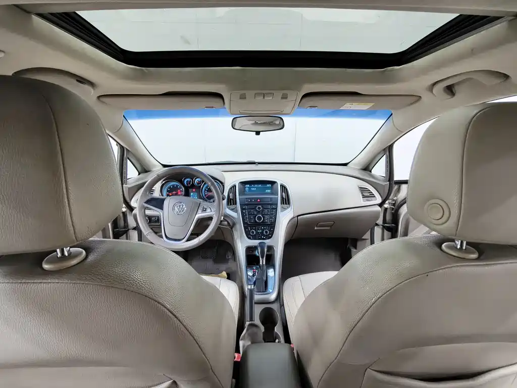 Buick Excelle 2014 — фото 10