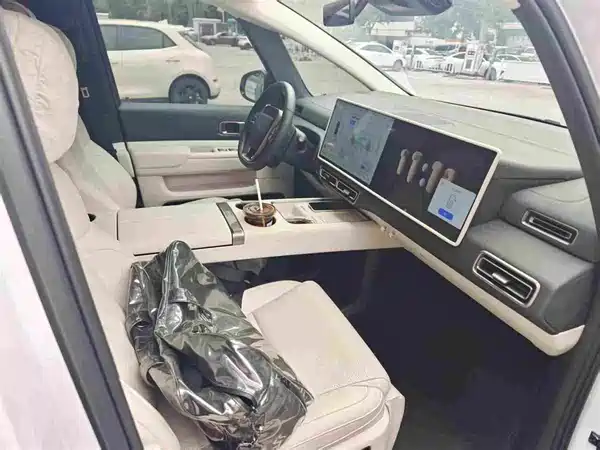 Li Auto MEGA 2025