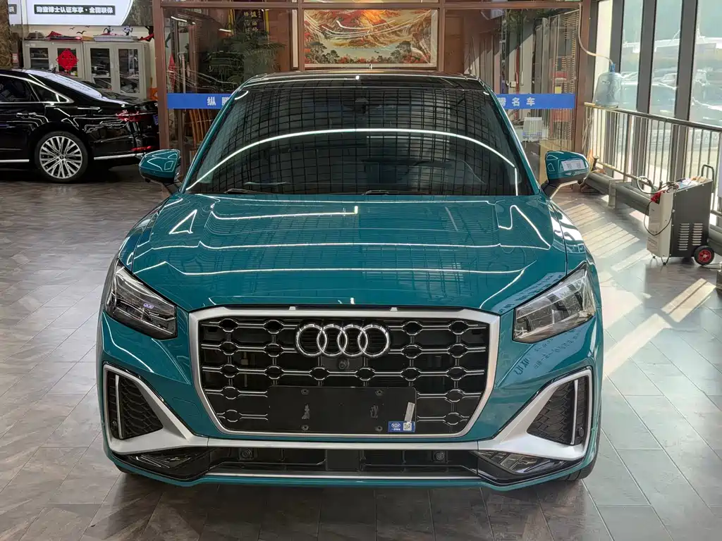 Audi Q2L 2022 — фото 2