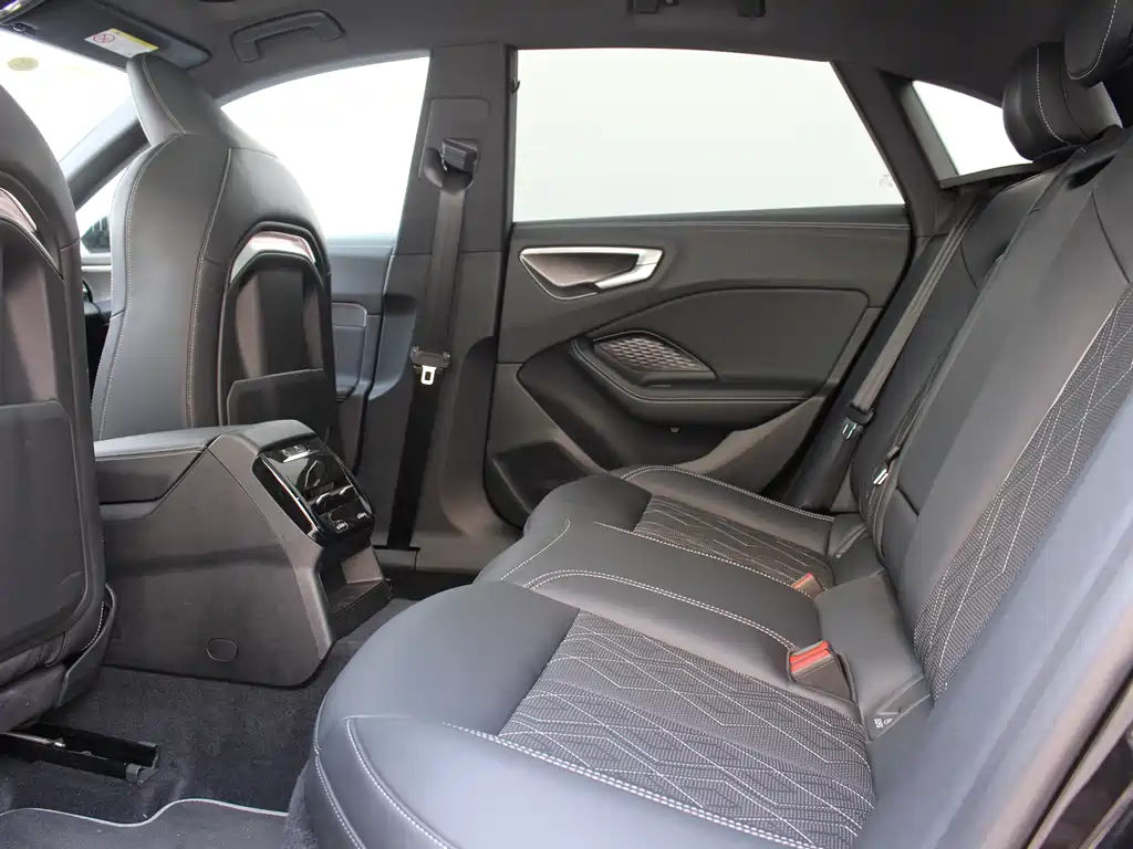 Audi A5L Sportback — фото 15