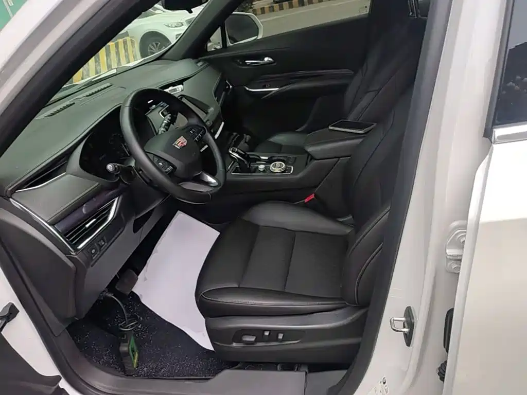 Cadillac XT4 2021 — фото 15