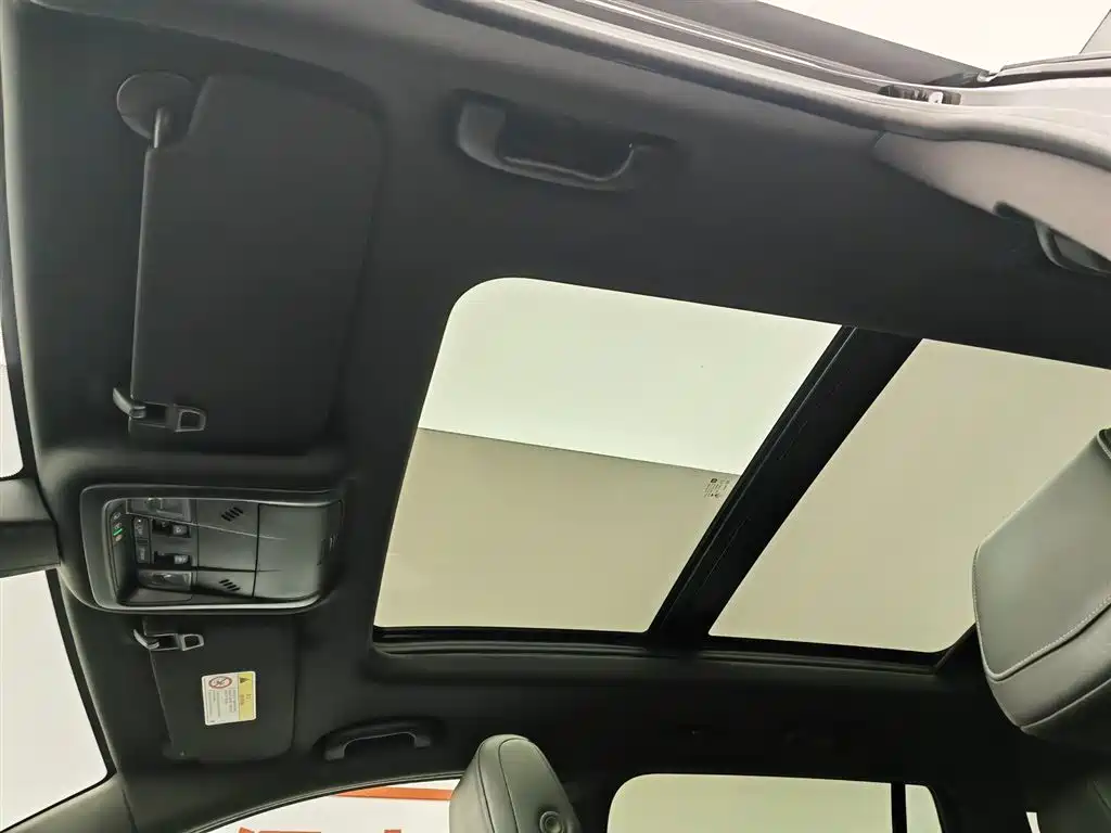 Cadillac XT6 2021 — фото 14