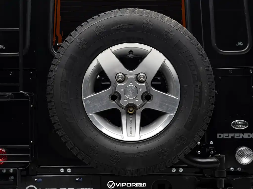 Land Rover Defender 2016 — фото 20