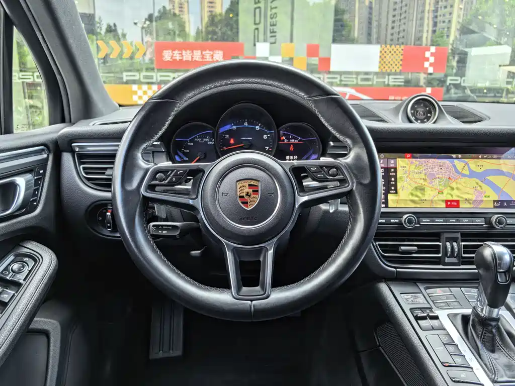 Porsche Macan 2019 — фото 6